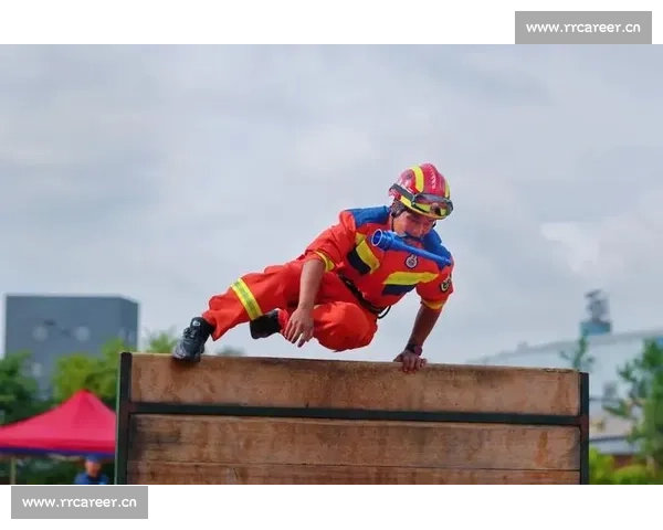 搏击竞技场巅峰对决，超燃视频展示拳脚间的力量与智慧